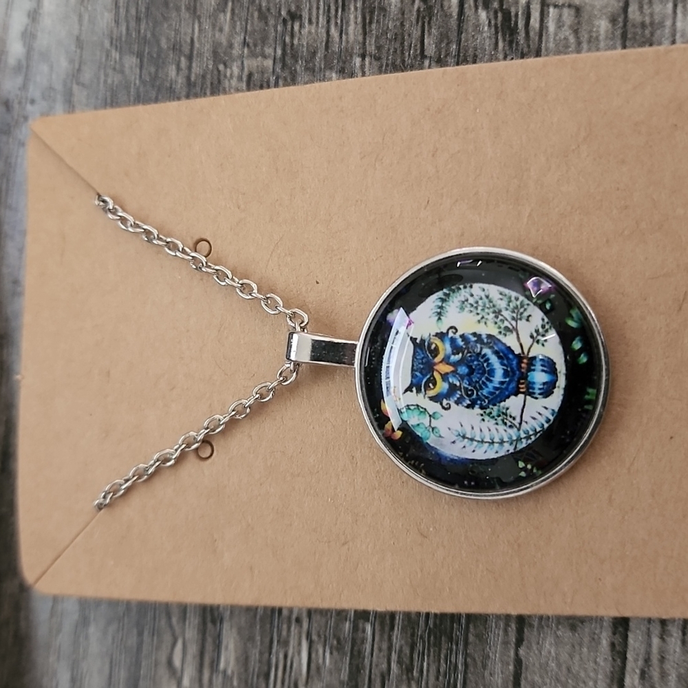 Free w/ any bundle Owl Necklace